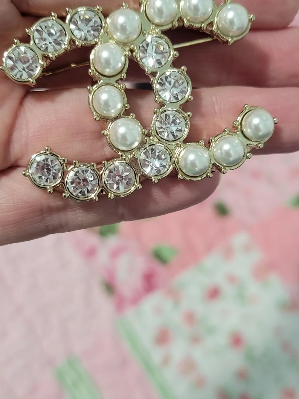 CHANEL Gold-Tone Interlocking CC Brooch with Pearls and Crystals